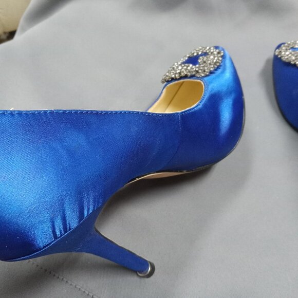 Manolo Blahnik Hangisi Embellished SEX AND THE CITY Stiletto SATIN PUMPS - Picture 8 of 14